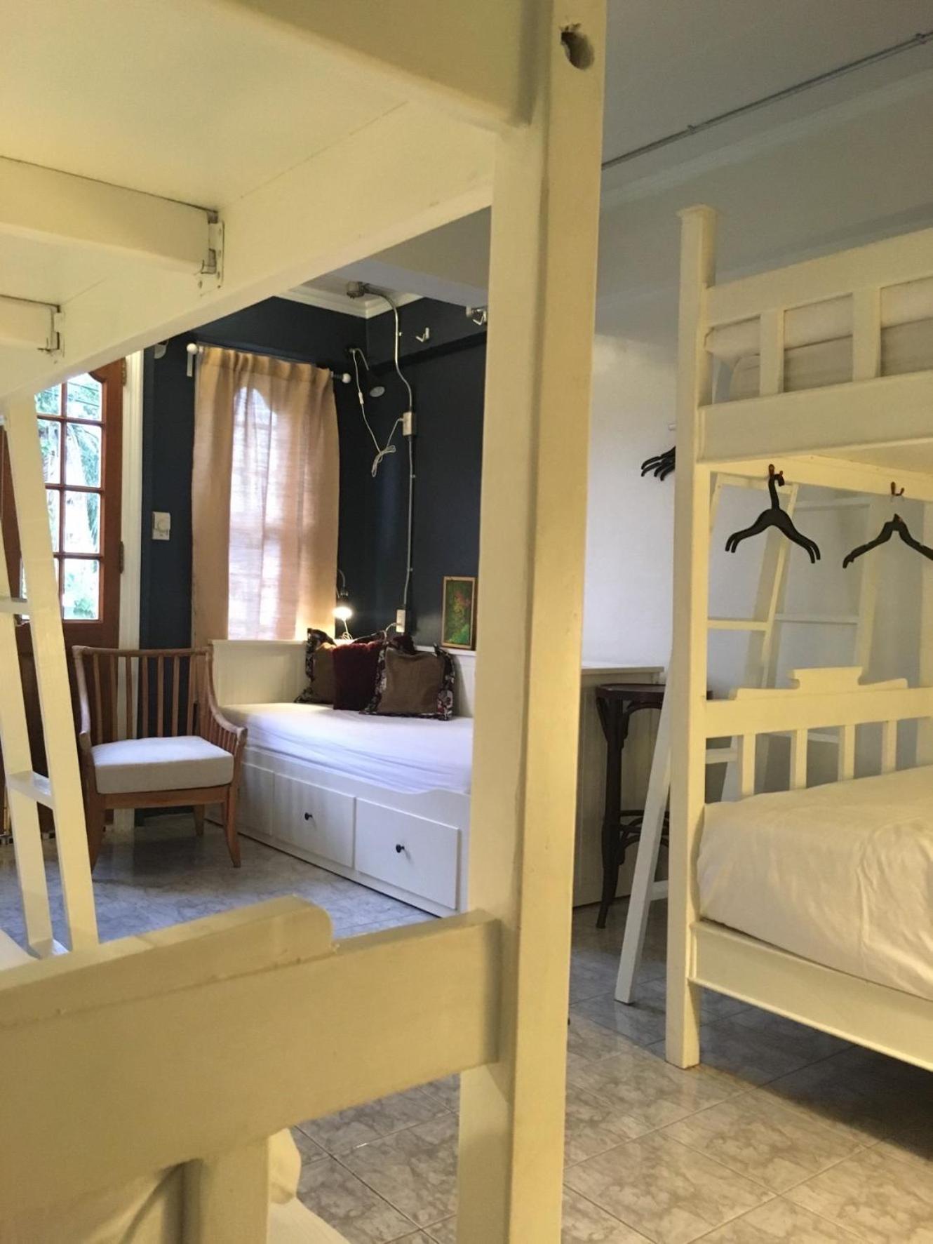 Bed In Town Hostel Chiang Mai Exterior photo
