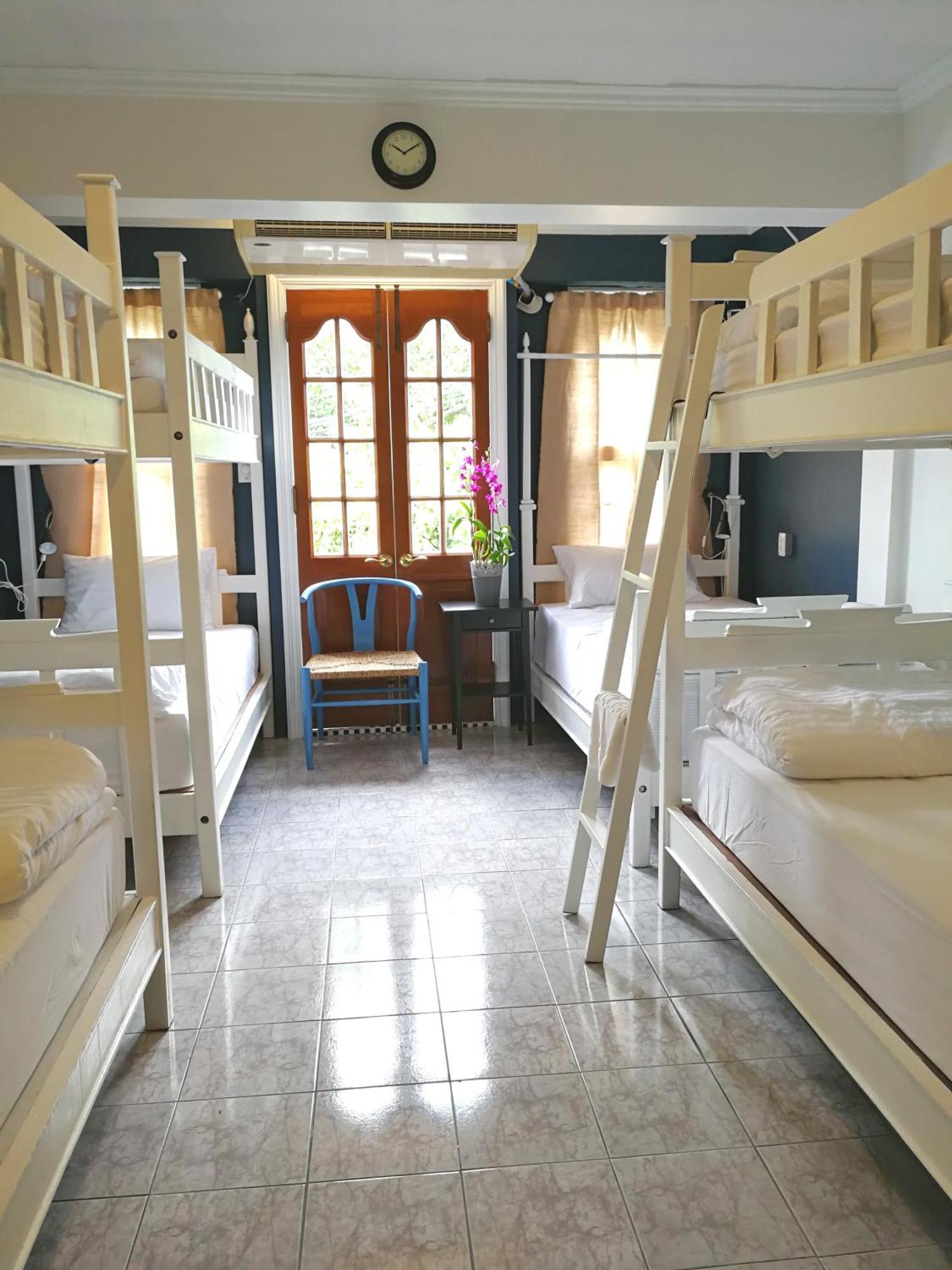 Bed In Town Hostel Chiang Mai Exterior photo