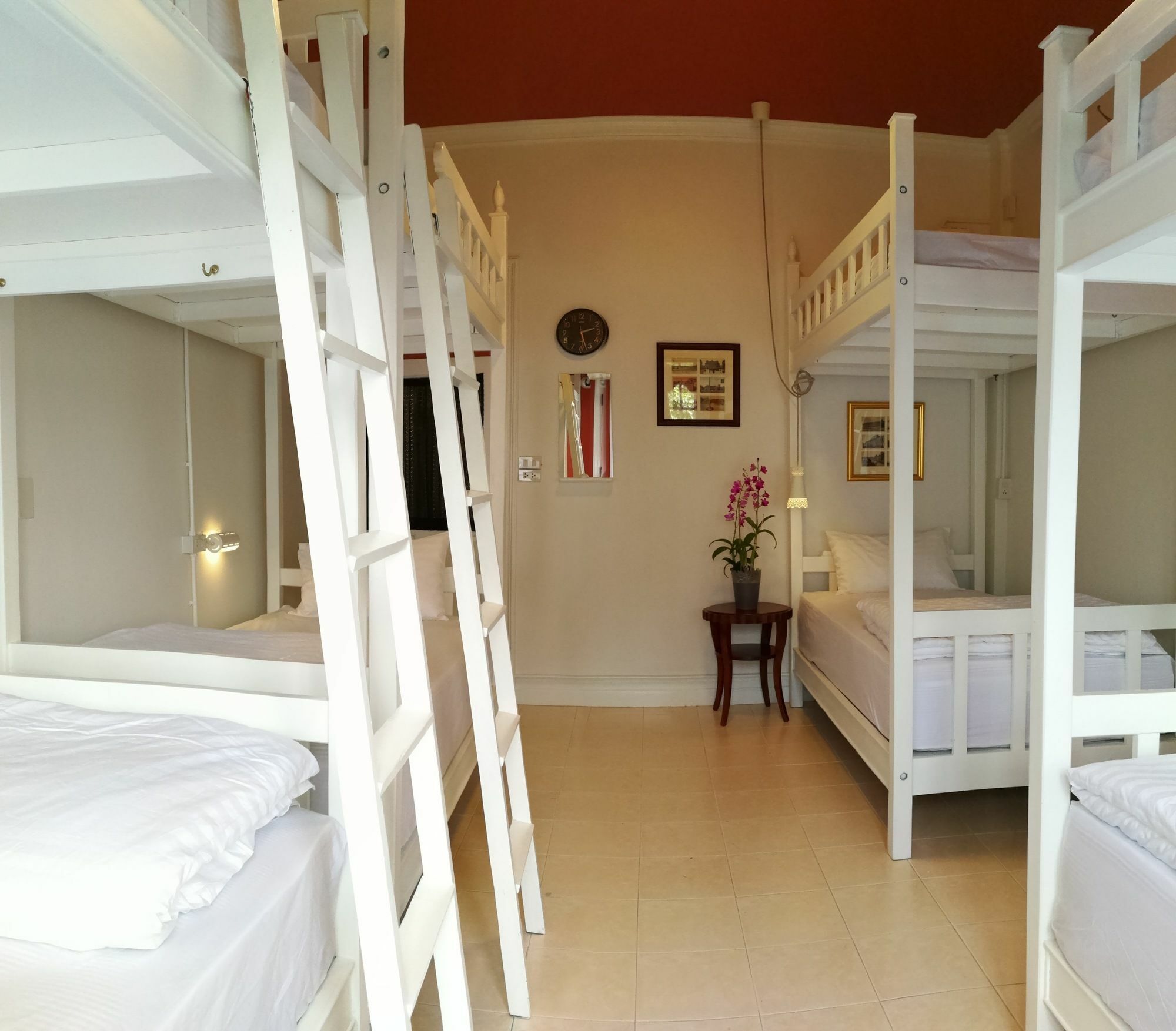 Bed In Town Hostel Chiang Mai Exterior photo